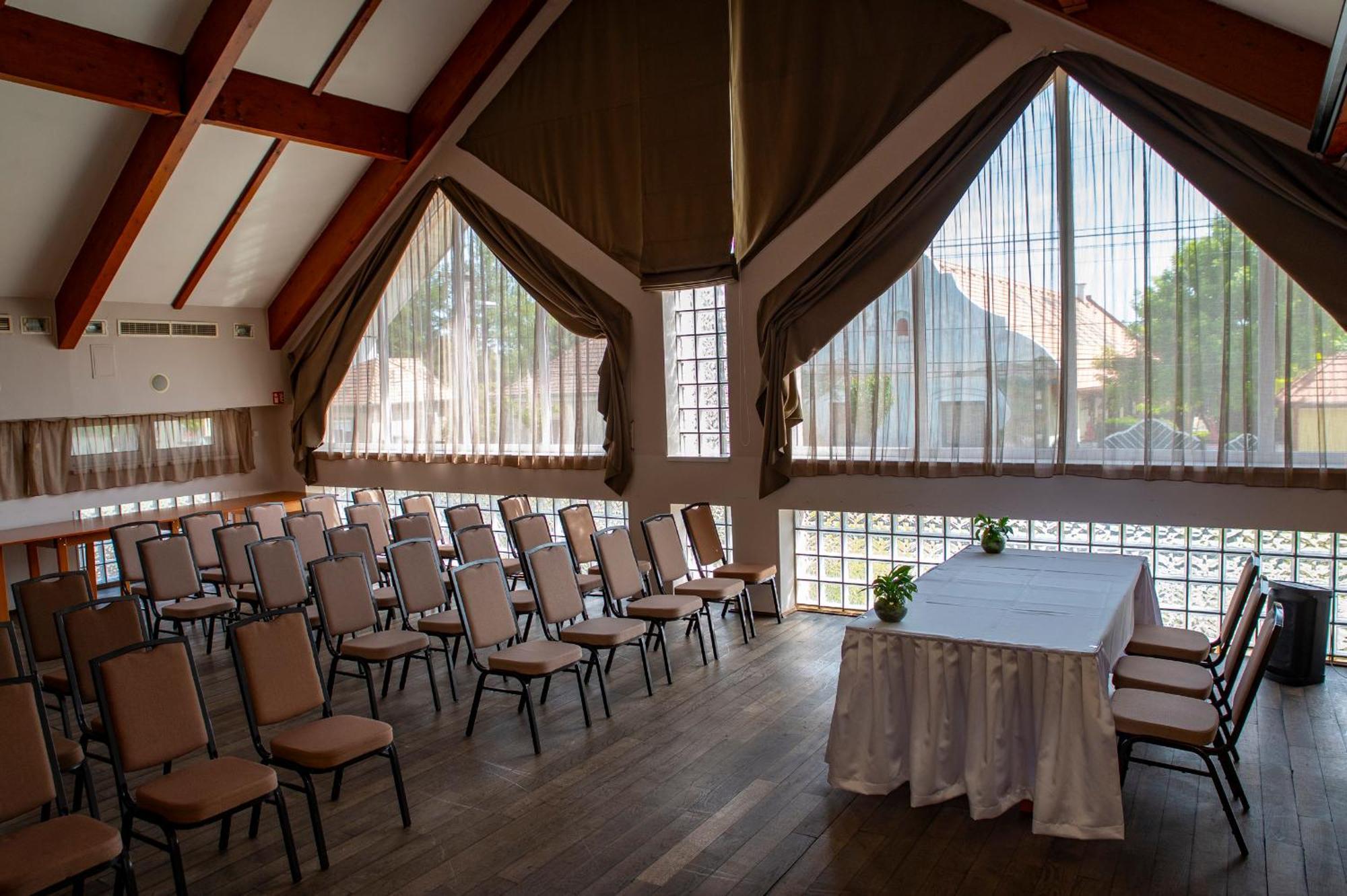 Orchidea Hotel Lipót Zewnętrze zdjęcie