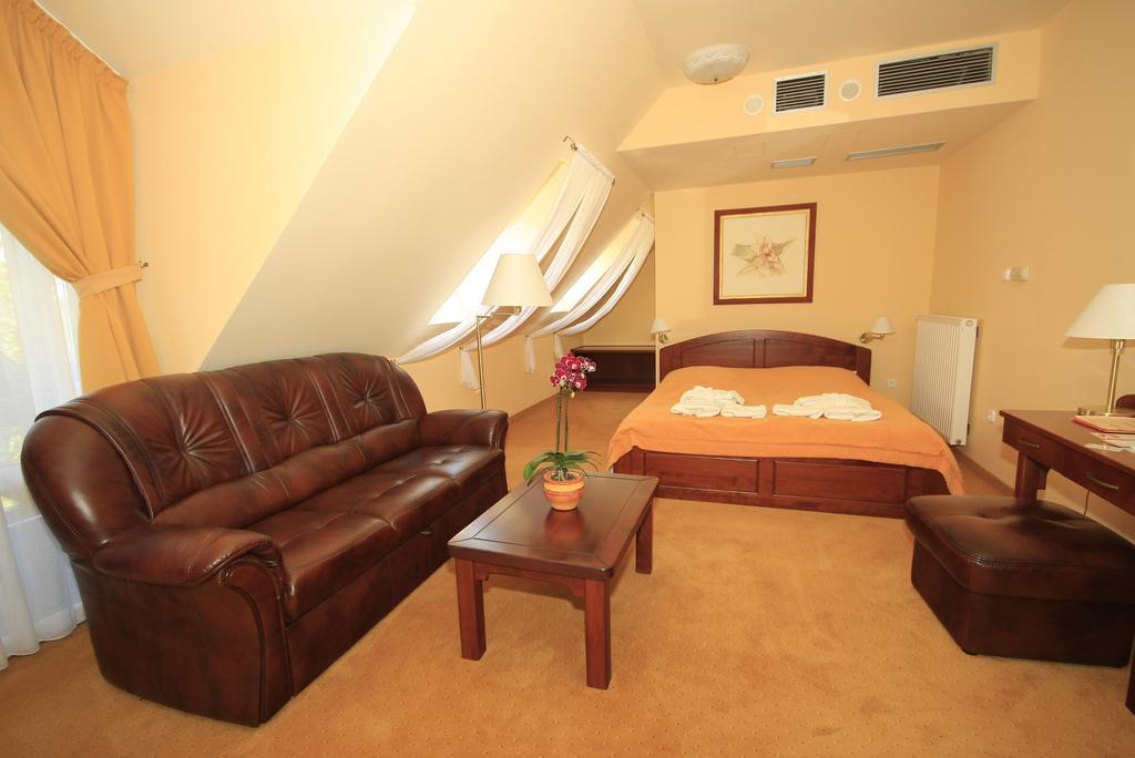 Orchidea Hotel Lipót Zewnętrze zdjęcie