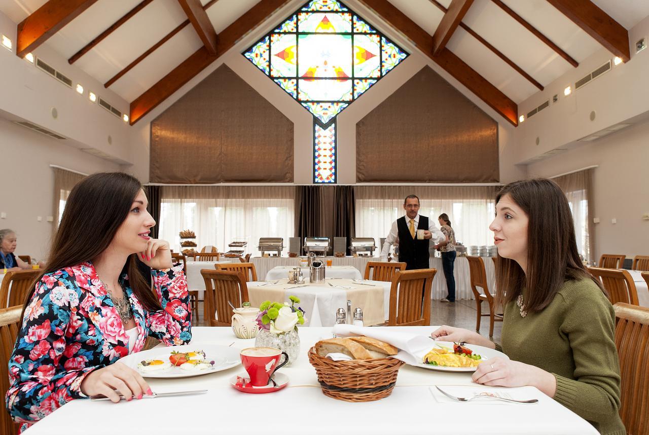 Orchidea Hotel Lipót Zewnętrze zdjęcie