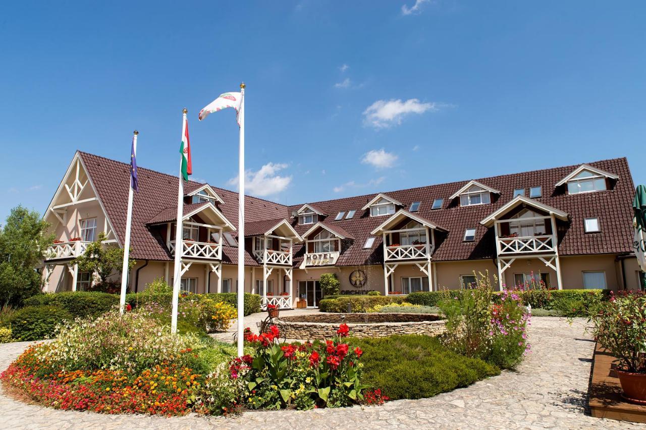 Orchidea Hotel Lipót Zewnętrze zdjęcie