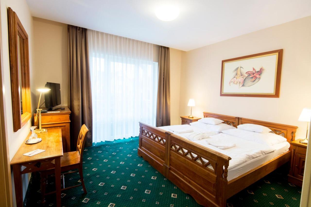 Orchidea Hotel Lipót Zewnętrze zdjęcie