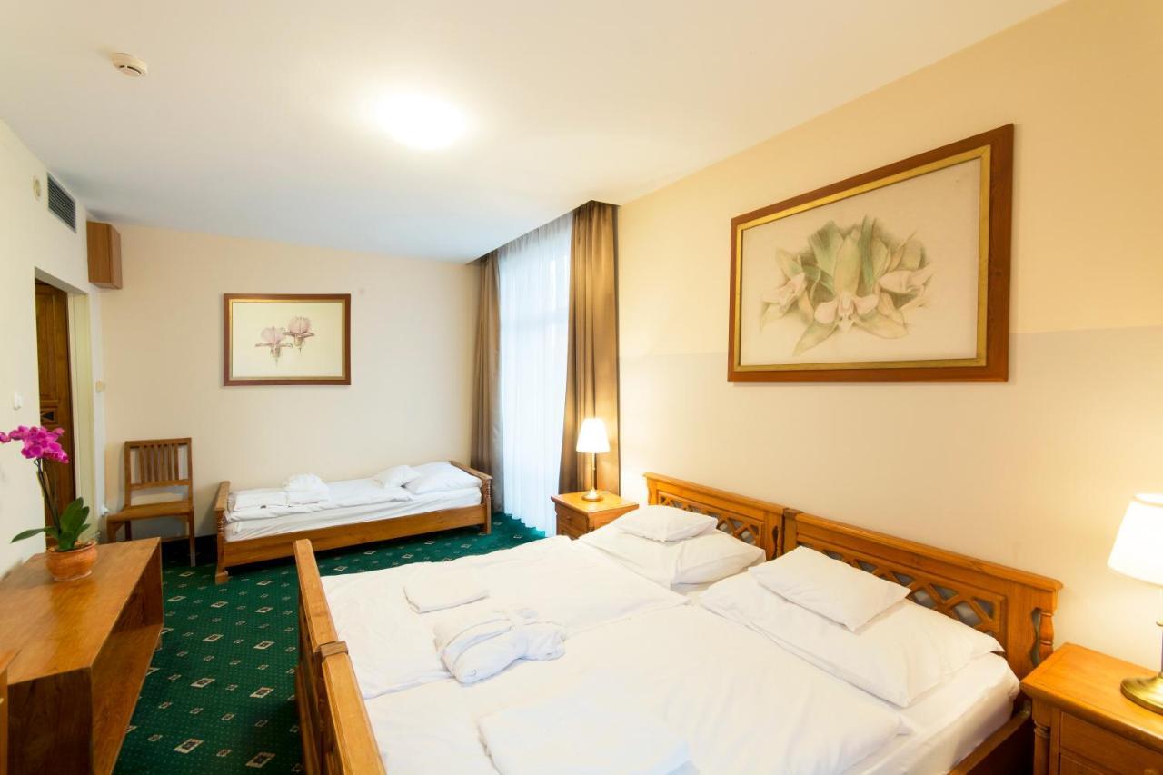 Orchidea Hotel Lipót Zewnętrze zdjęcie